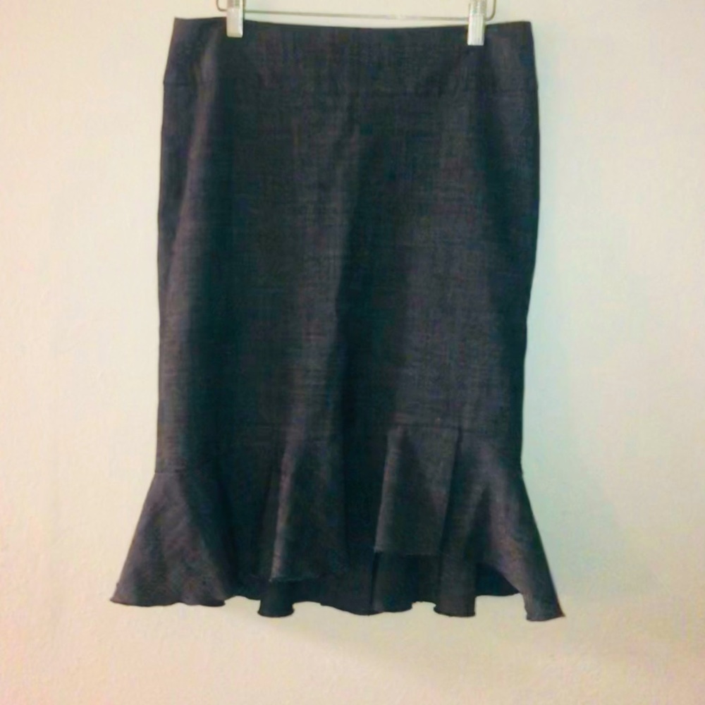 💋Express Knee Length Skirt Size 4💋